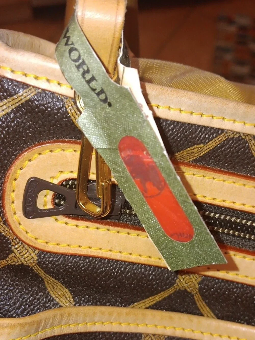 Brown Leather HUNTING WORLD Messenger Bag